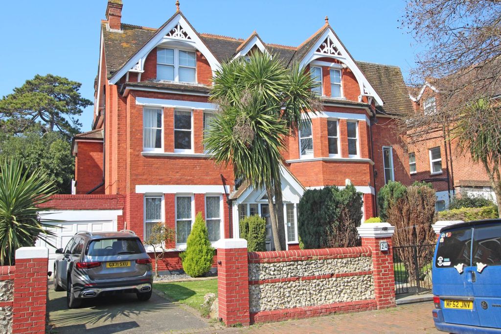 4 bed flat for saleGrassington Road, Eastbourne BN20