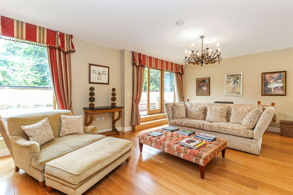 Additional image 2 of 2 bed flat for saleCliveden Gages, Taplow, Buckinghamshire SL6