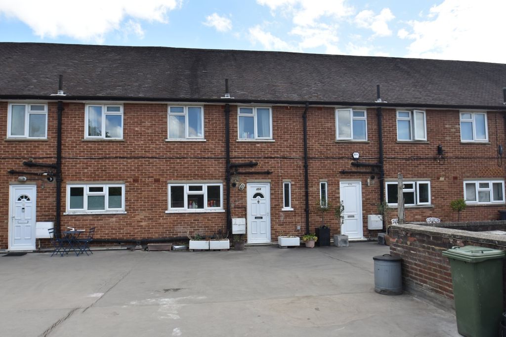 Additional image 15 of 3 bed flat for salePackhorse Road, Gerrards Cross, Buckinghamshire SL9