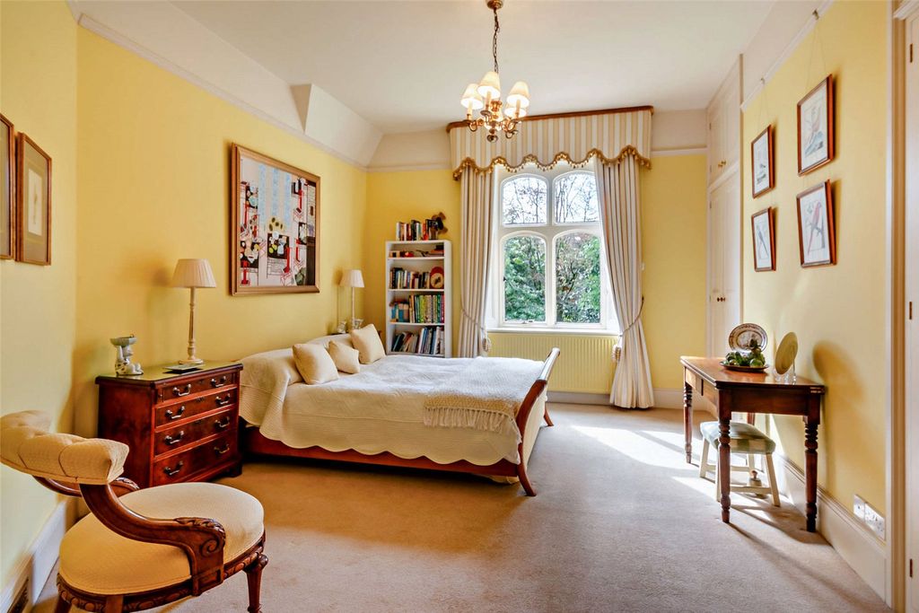 Additional image 17 of 6 bed detached house for saleDonnington, Newbury, Berkshire RG14