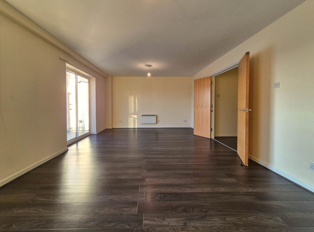 Additional image 10 of 4 bed penthouse for saleNeptune Square, Ipswich IP4