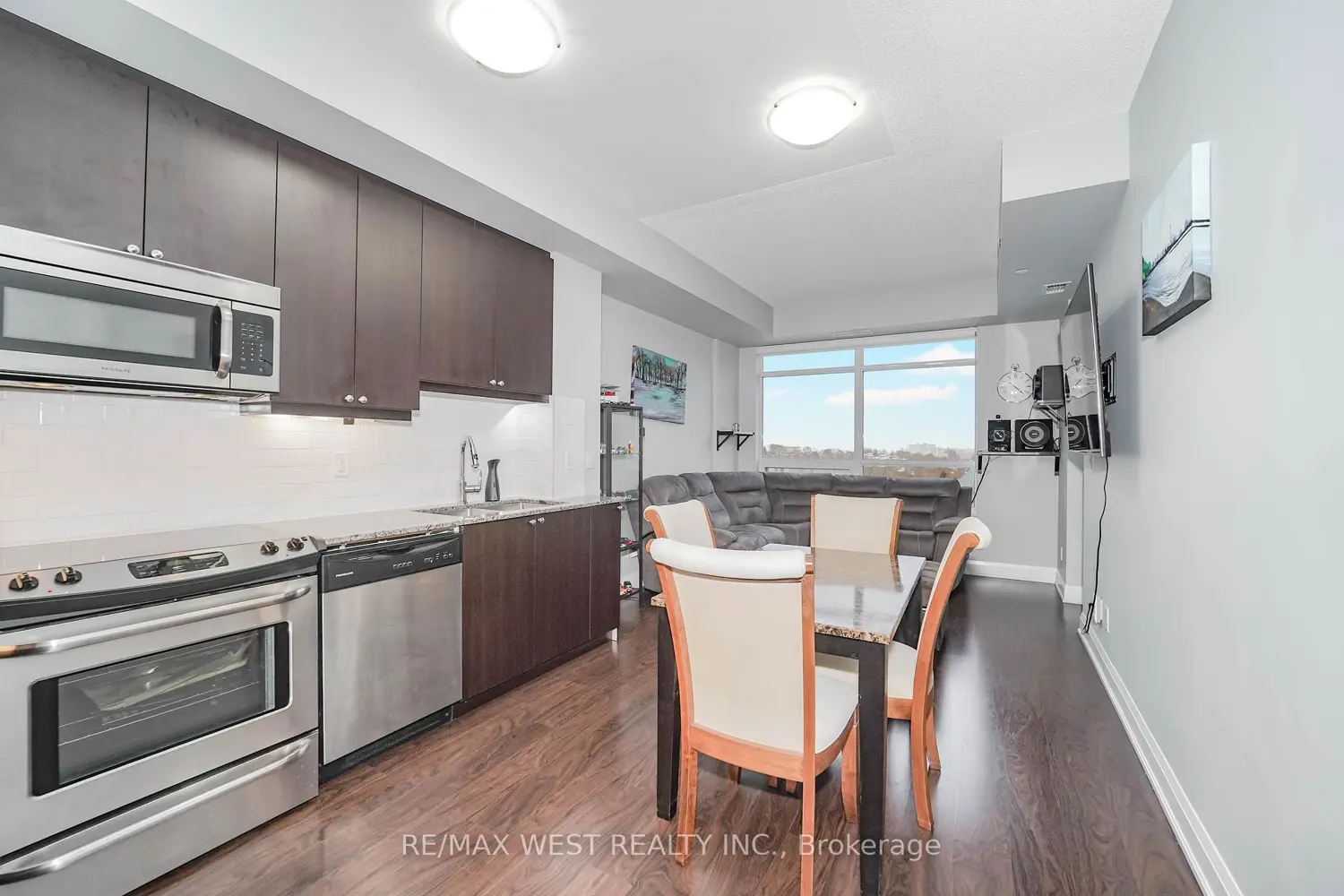 Additional image 6 of 35 Fontenay Court 409