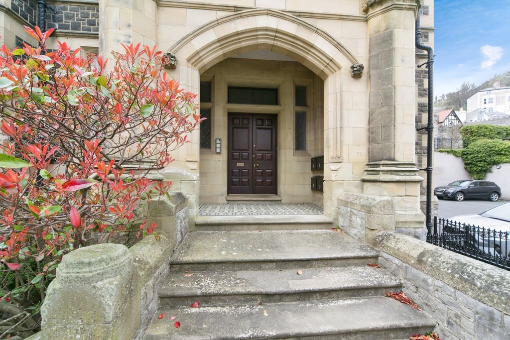 Additional image 5 of 2 bed flat for saleChurch Walks, Llandudno, Conwy LL30