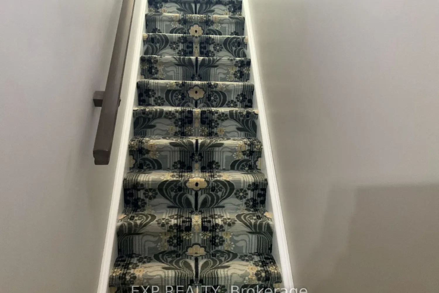 Additional image 3 of 33 Farmington Crescent