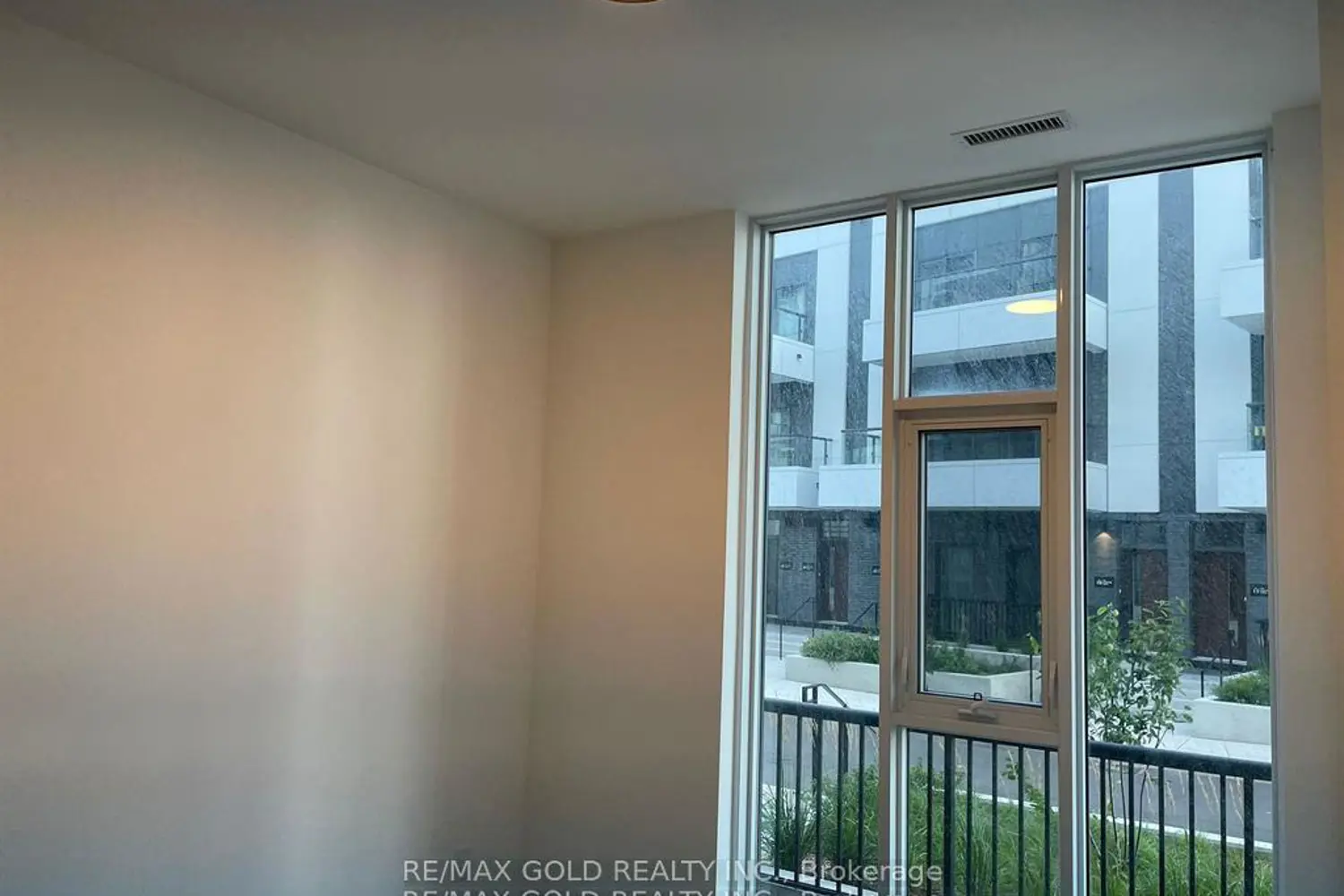 Additional image 6 of 10 Lagerfeld Drive 104