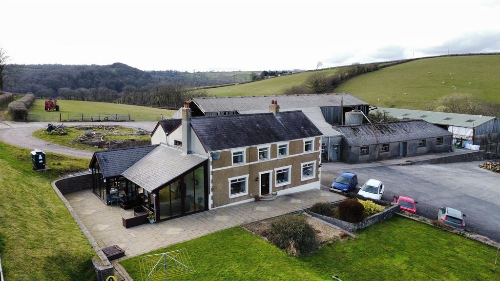 5 bed farm for saleCroesyceiliog, Carmarthen SA32