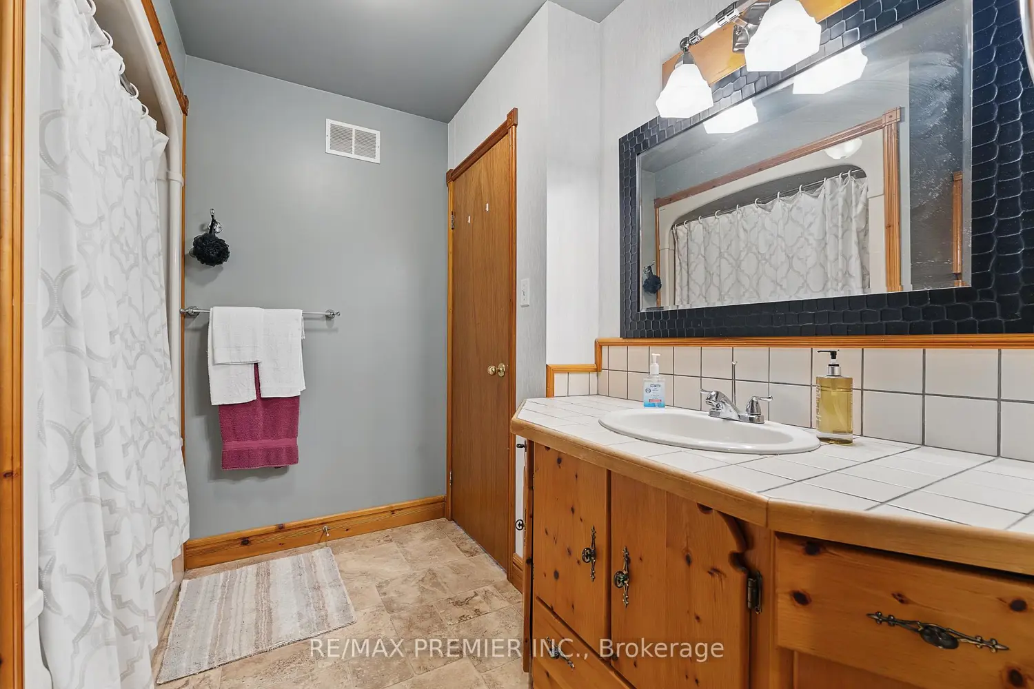 Additional image 16 of 733036 Southgate 73 Side Road