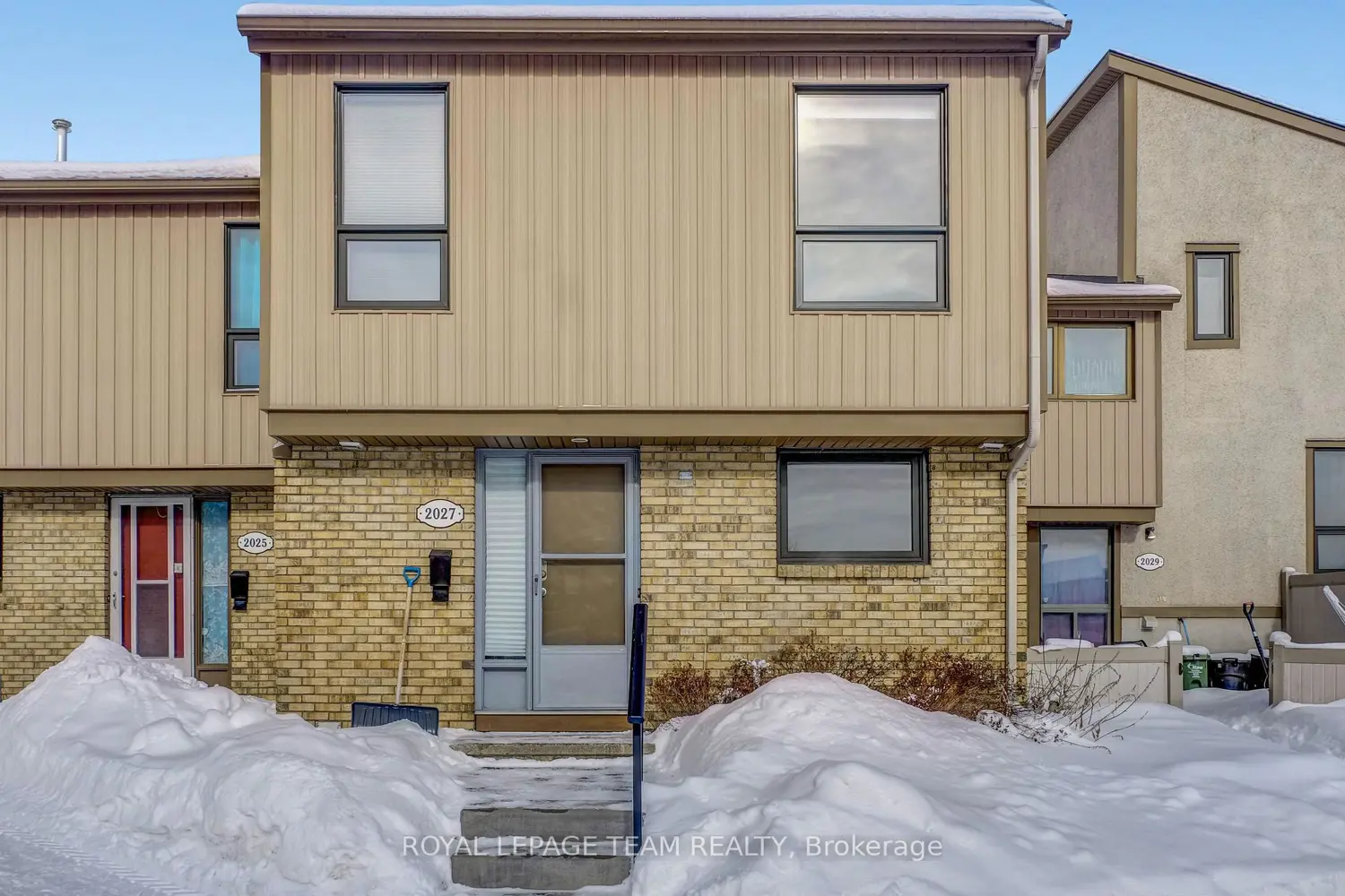 2027 Stonehenge Crescent 35