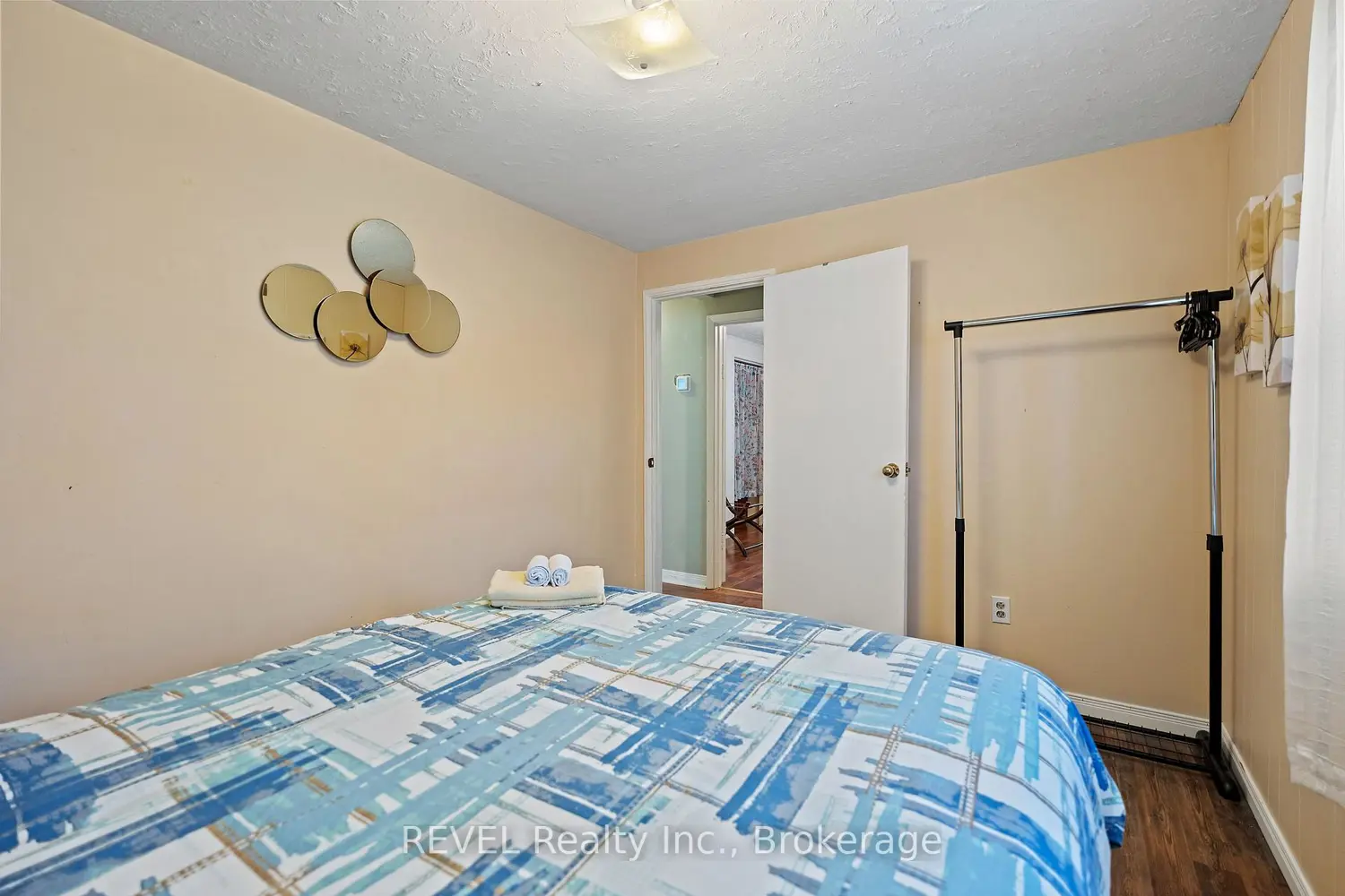 Additional image 14 of 639 Penner Street