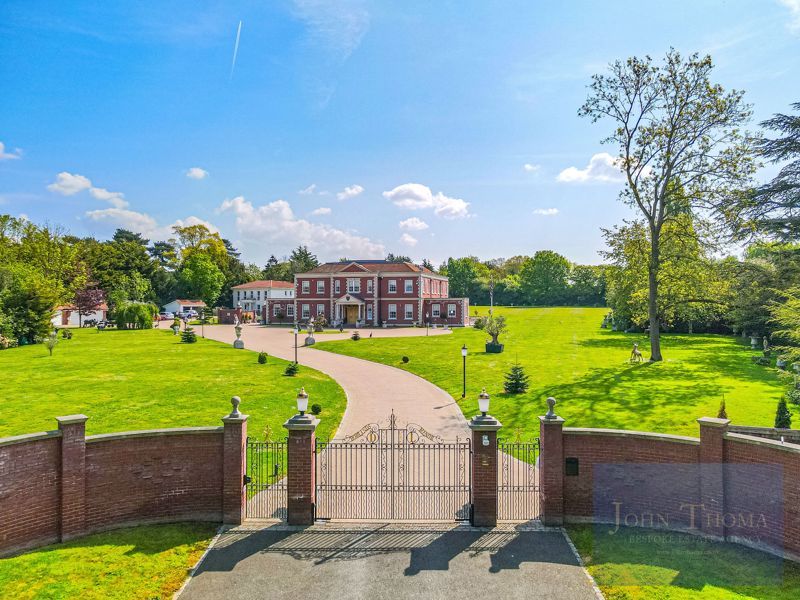 8 bed detached house for saleHigh Road, Chigwell IG7