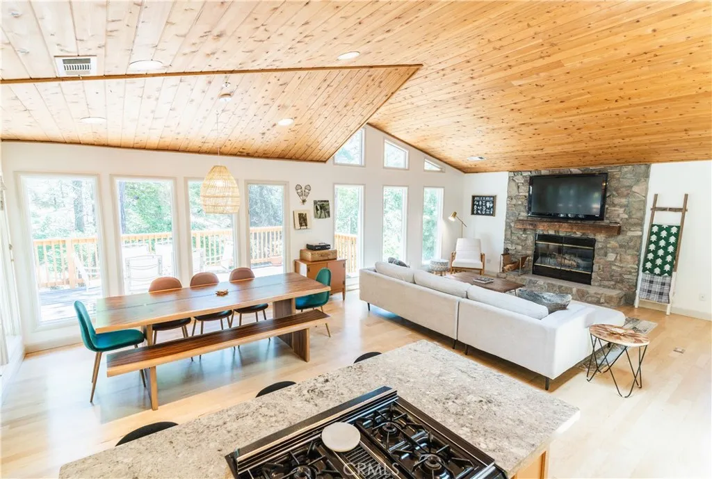 Additional image 9 of 1069 Berne Drive, Crestline, CA 92325