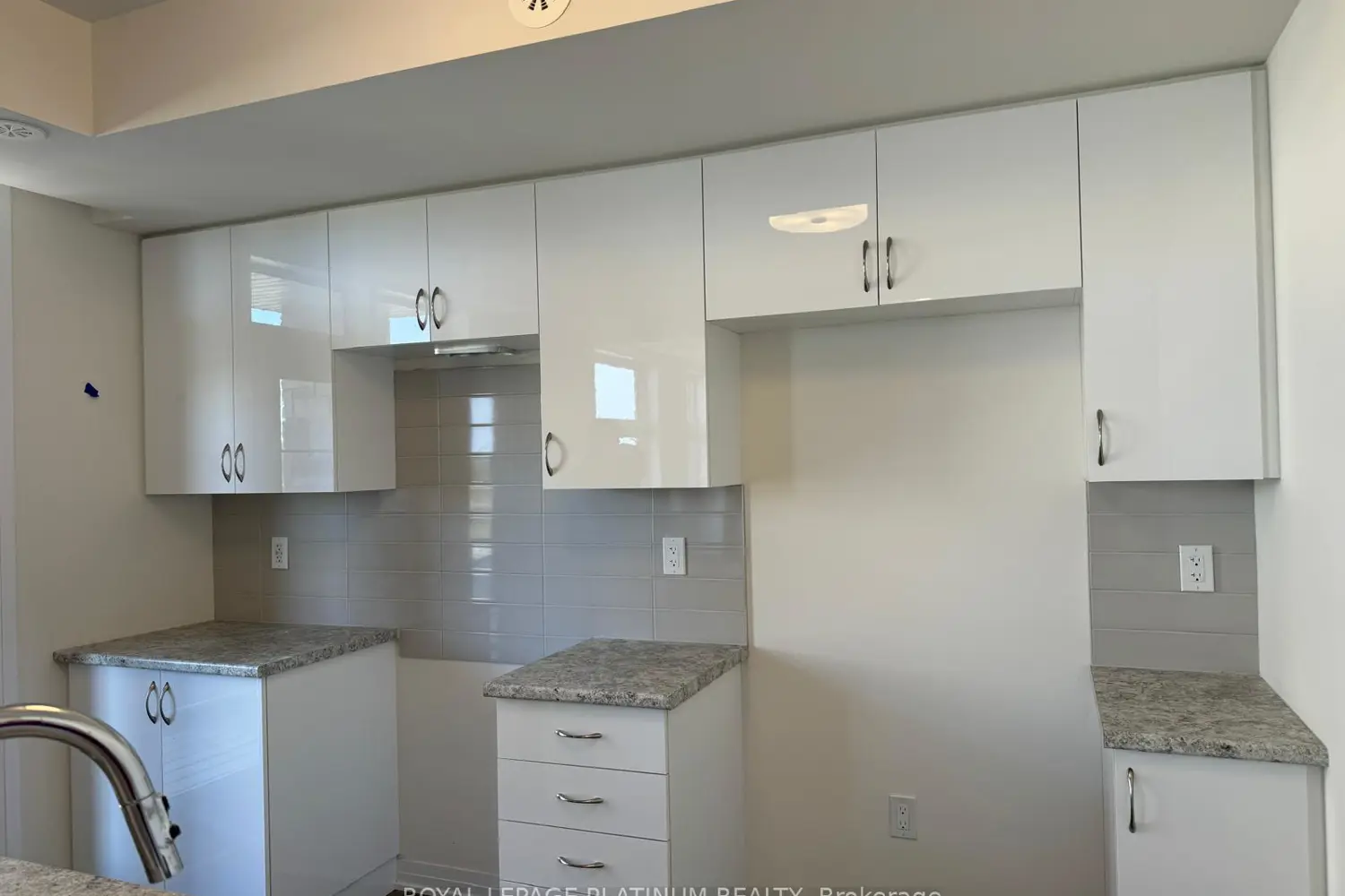 Additional image 4 of 15 Fieldridge Crescent 3