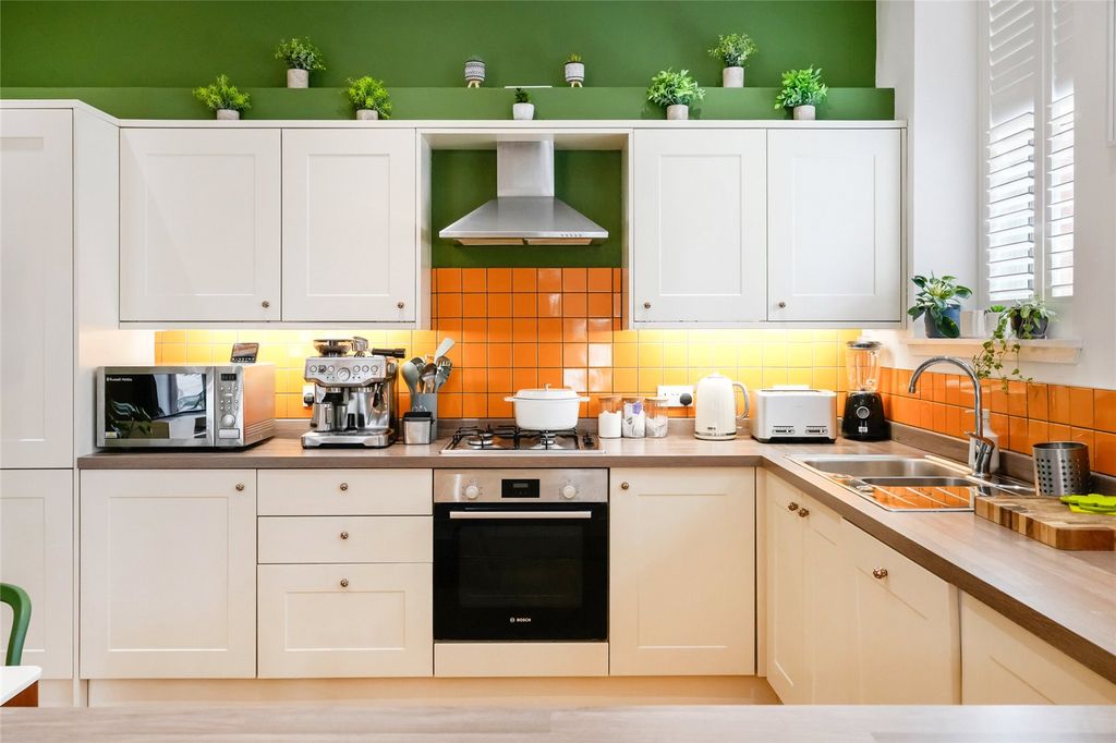 Additional image 8 of 2 bed flat for saleColquhoun Street, Helensburgh G84