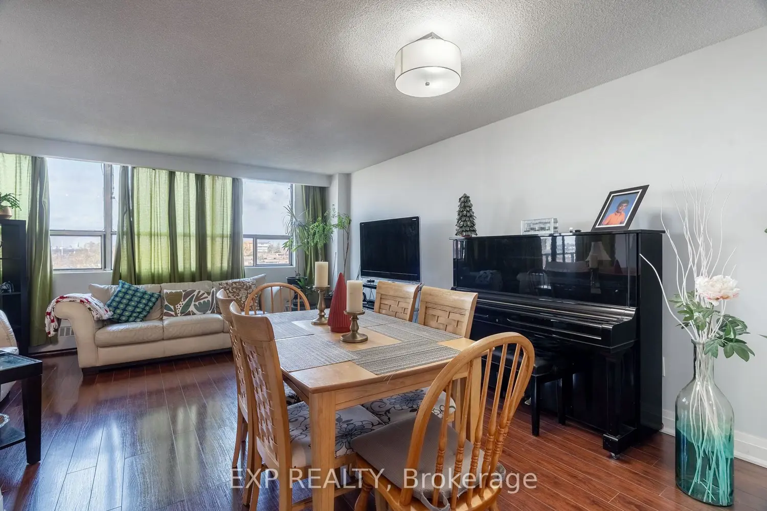 45 Sunrise Avenue 714 photo 5