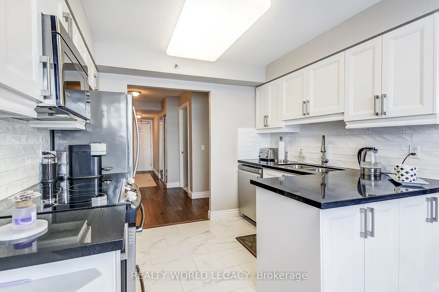 Additional image 4 of 100 Burloak Drive 1301