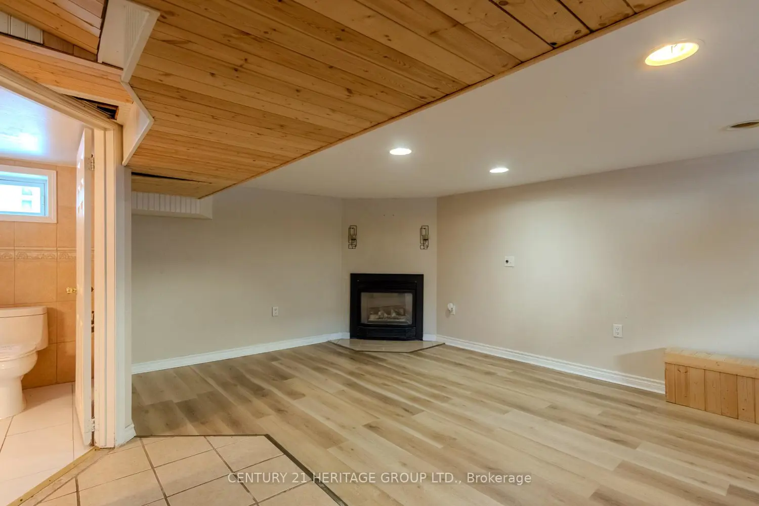 Additional image 15 of 2232 Queensway Drive