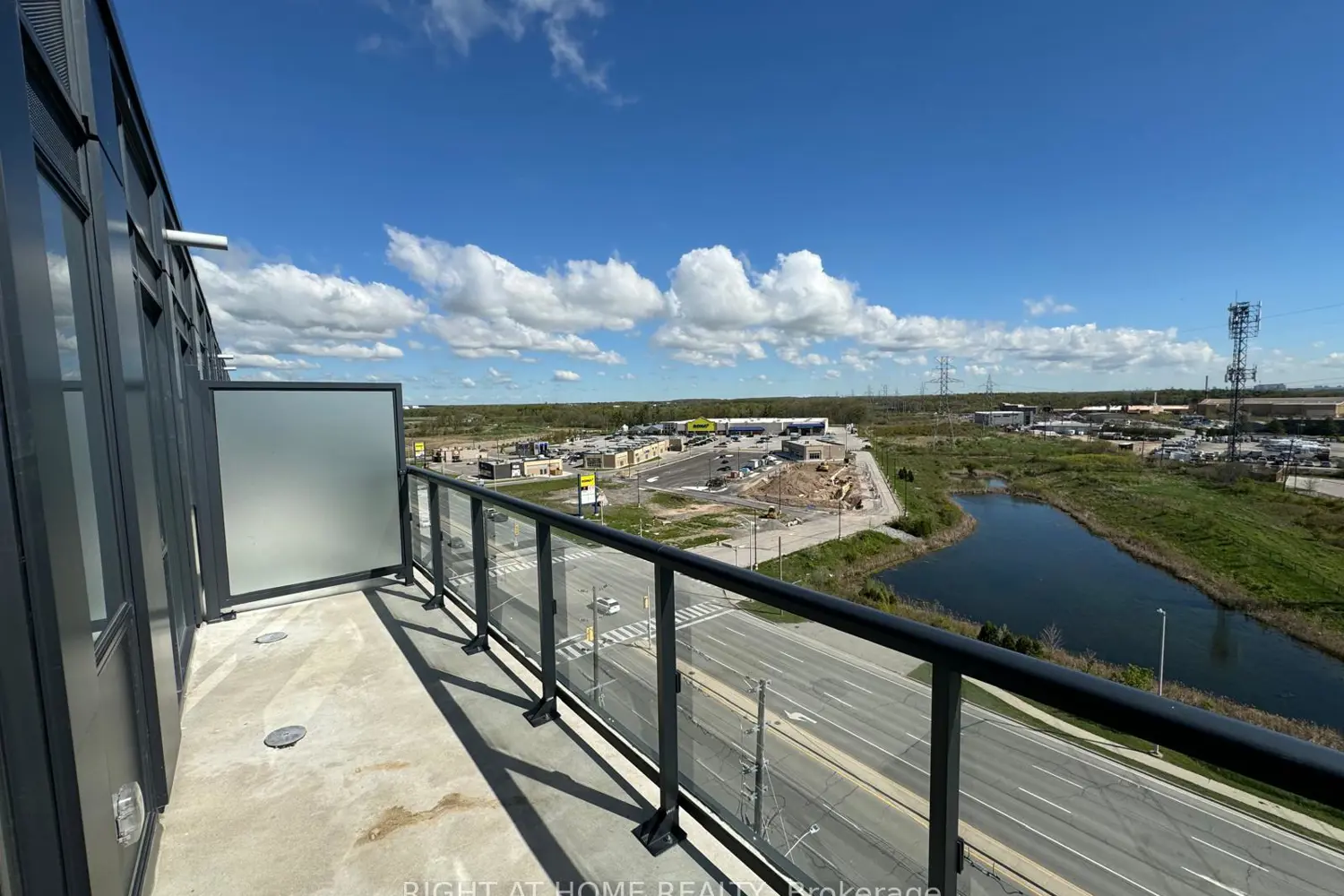 Additional image 5 of 3200 Dakota Common B1010