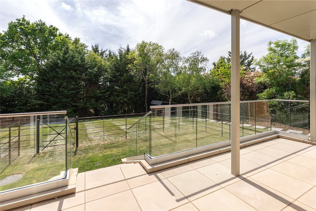 Additional image 3 of 2 bed flat for saleLeigh Court Close, Cobham KT11