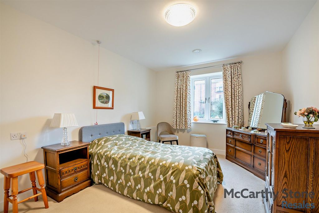 Additional image 25 of 2 bed flat for saleThe Moors, Thatcham RG19