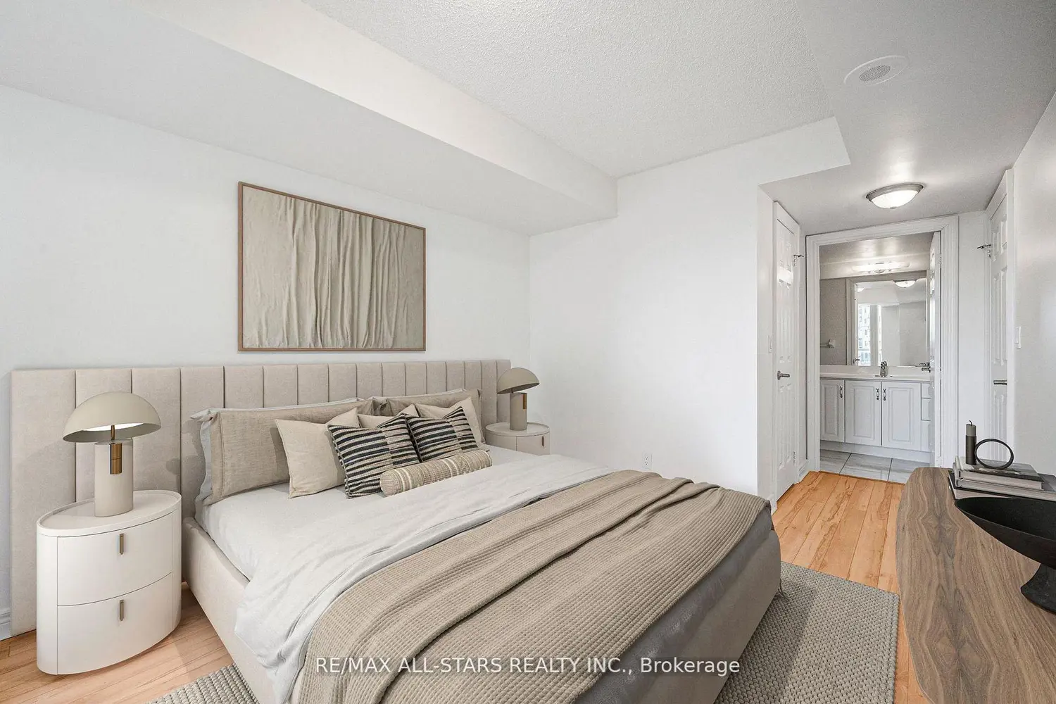 33 Cox Boulevard 536 photo 4