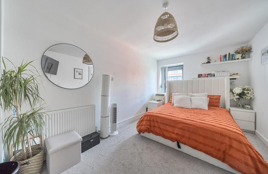 Additional image 8 of 2 bed flat for saleNewbury, Berkshire RG14