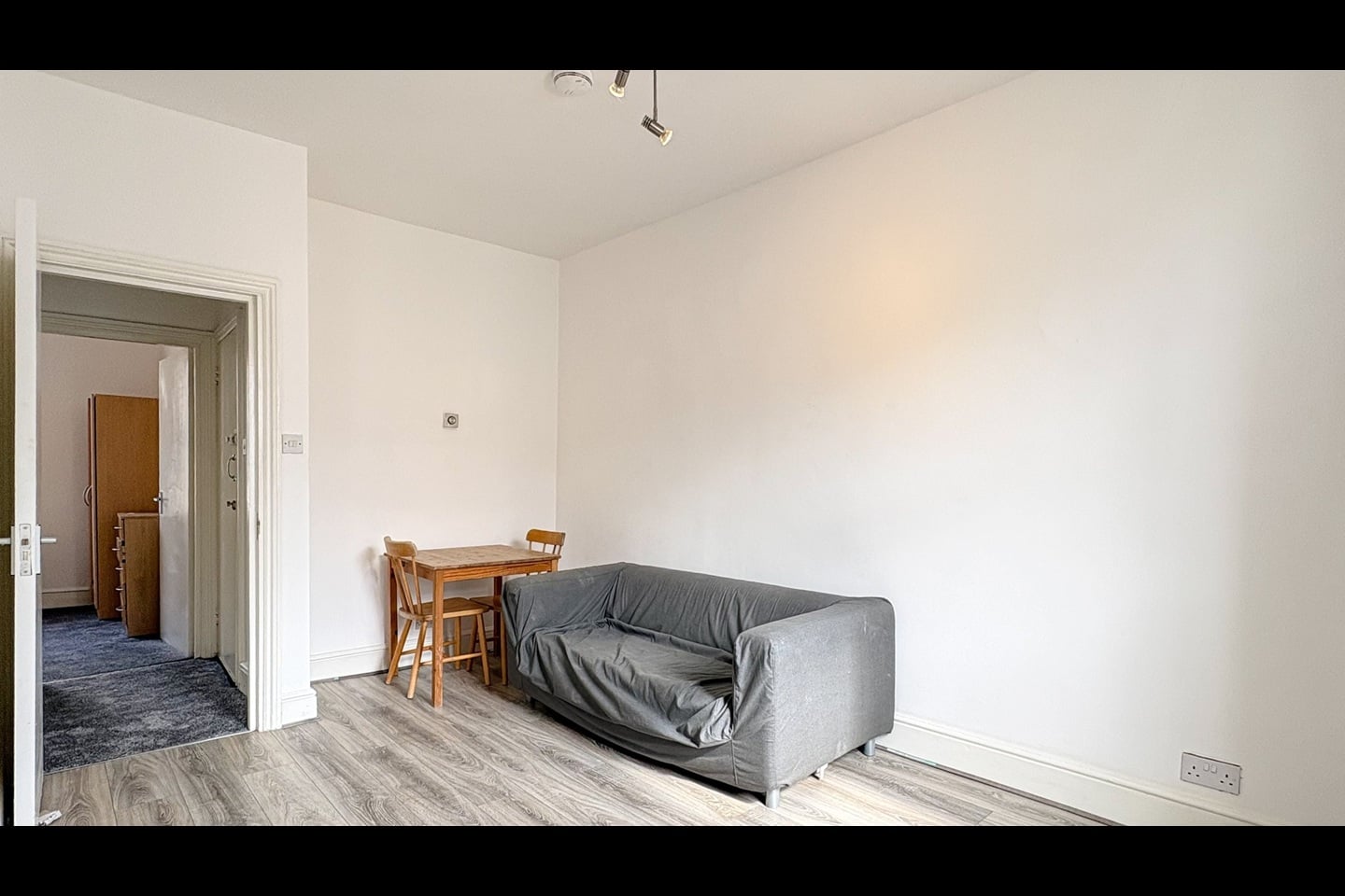 Additional image 2 of 1 Bed Flat, Ladbroke Crescent, W11, N1 7GU