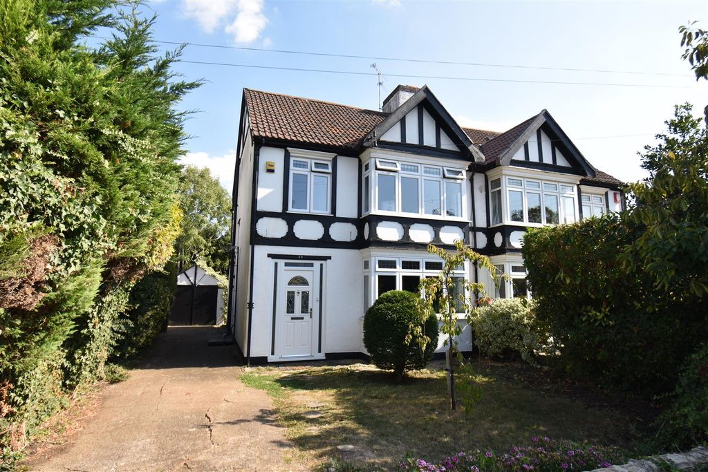 3 bed semi-detached house for saleWellington Walk, Westbury-On-Trym, Bristol BS10