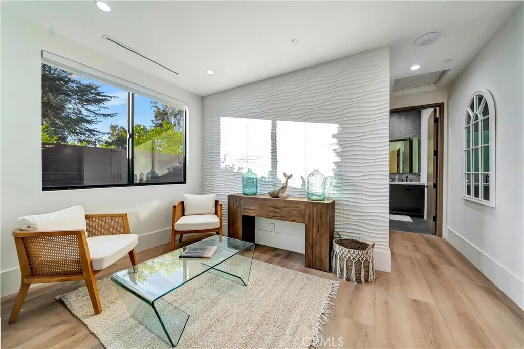 Additional image 103 of 19225 Rosita St, Tarzana, CA 91356