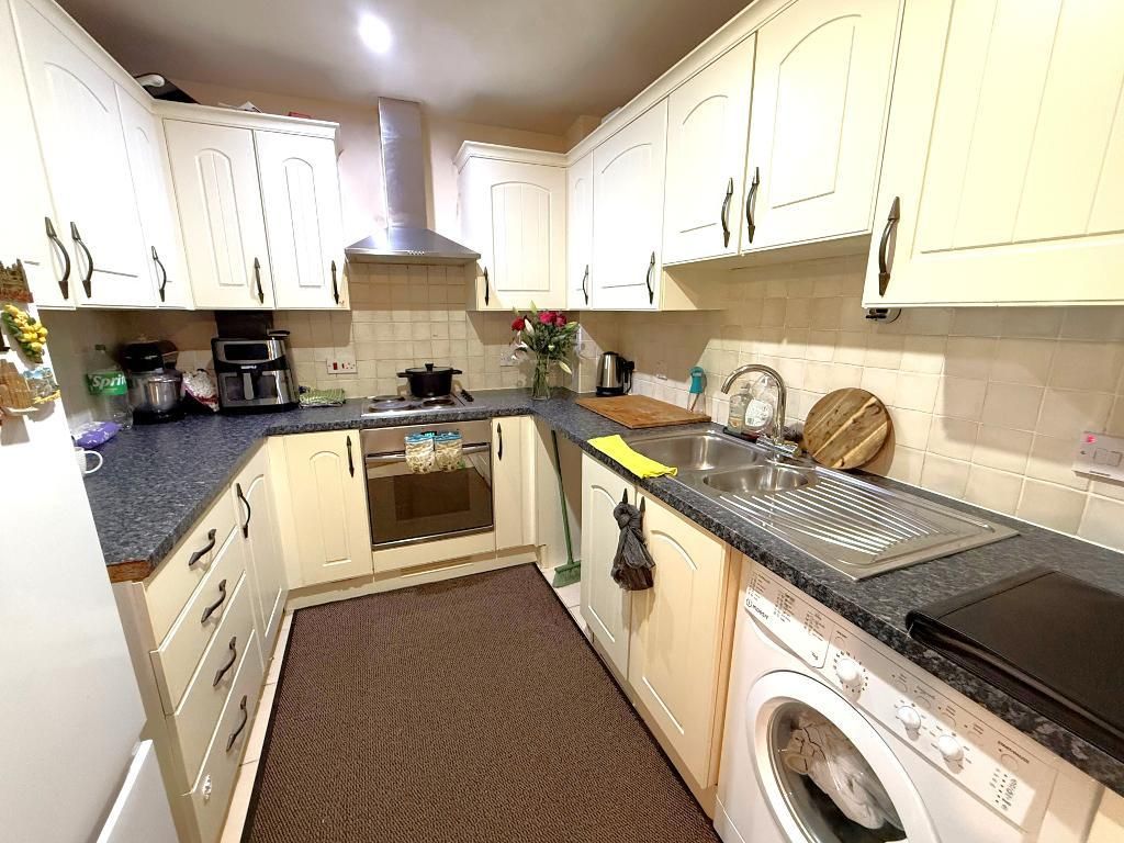 Additional image 3 of 2 bed flat for saleHolly Street, South Luton, Luton, Bedfordshire LU1