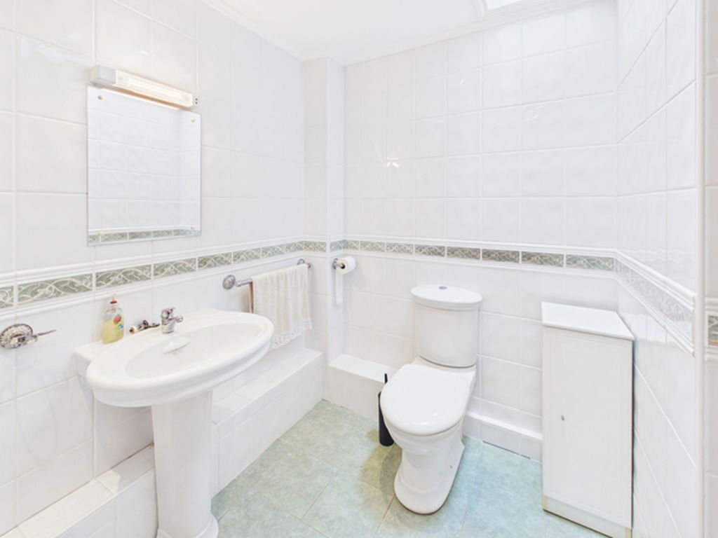 Additional image 4 of 2 bed flat for saleHafan Tywi, The Parade, Carmarthen SA31