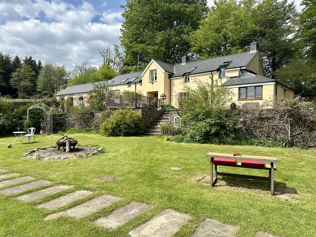 7 bed farm for saleLlanfair Clydogau, Lampeter SA48