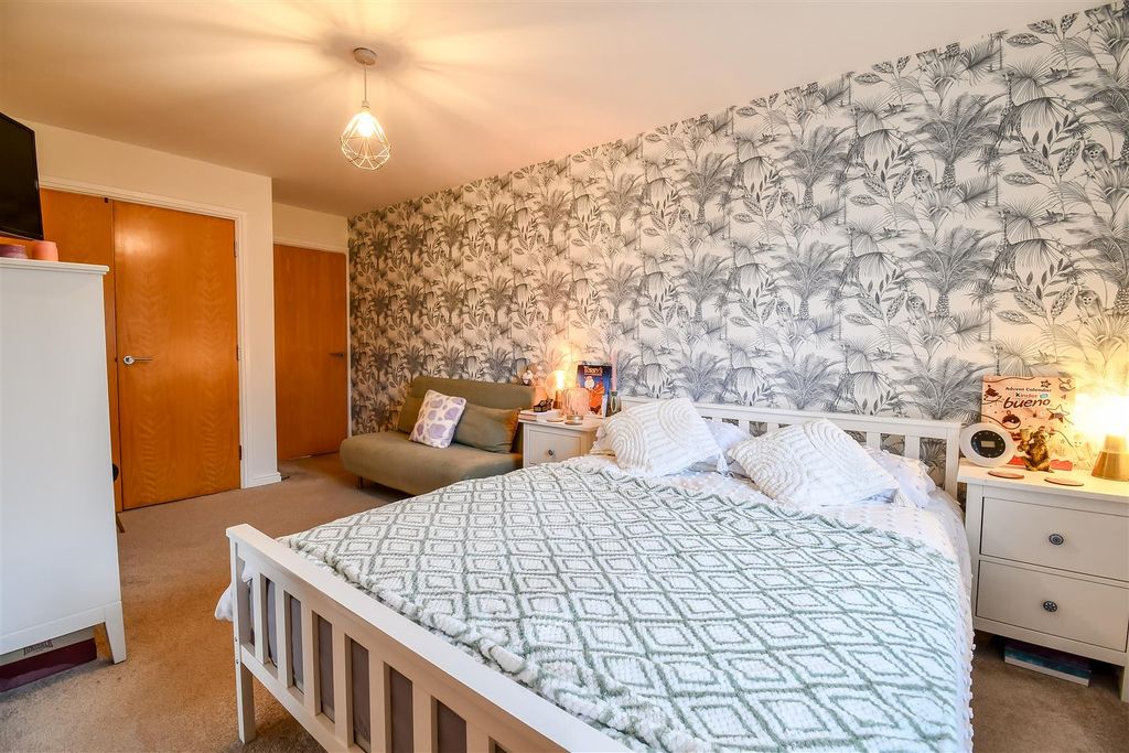Additional image 5 of 2 bed flat for saleHeol Cilffrydd, Barry CF63