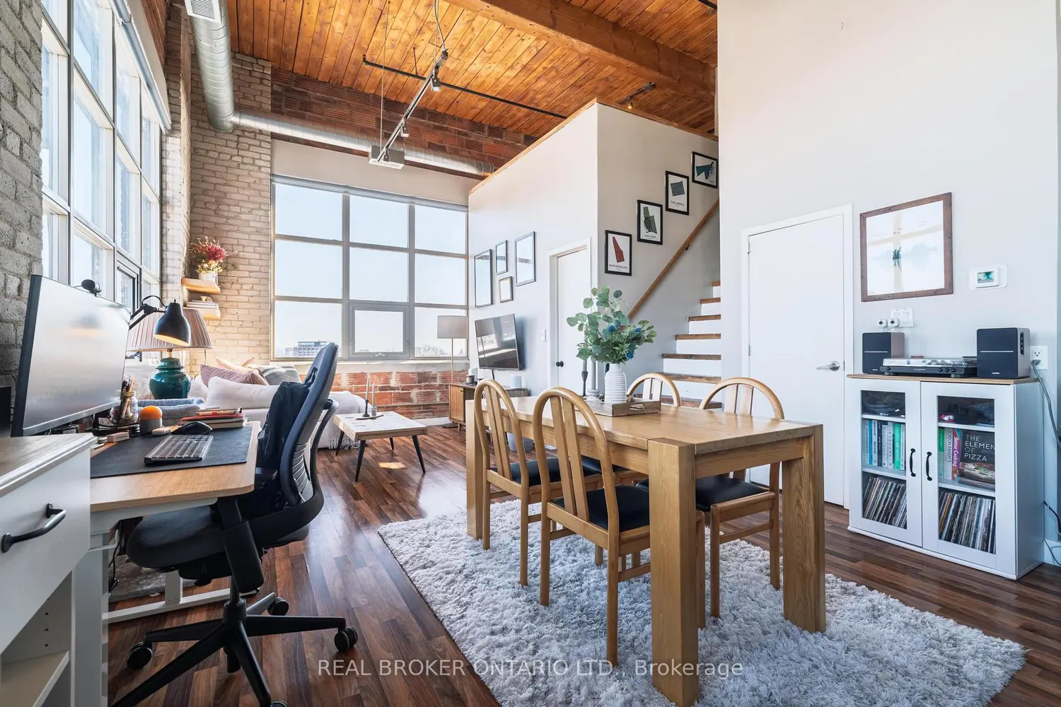 Additional image 13 of 2154 Dundas Street Ph3