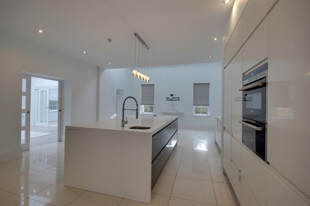 Additional image 11 of 4 bed detached house for salePark Lane, Swanland HU14