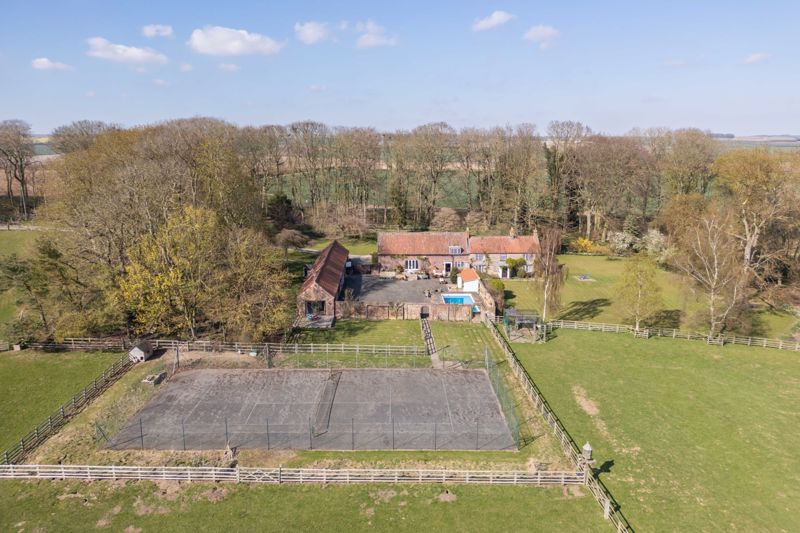 5 bed detached house for saleTibthorpe, Driffield YO25 photo 3