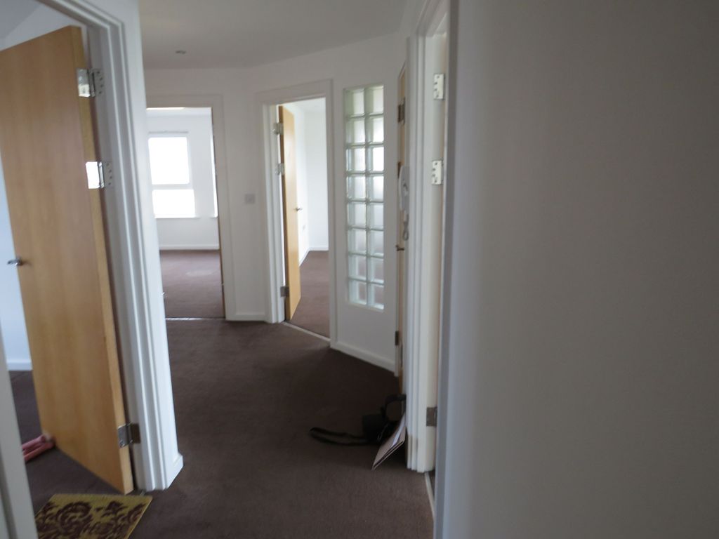 Additional image 4 of 3 bed flat for saleFlat, Cwrt Westfa, Pentre Doc Y Gogledd, Llanelli SA15