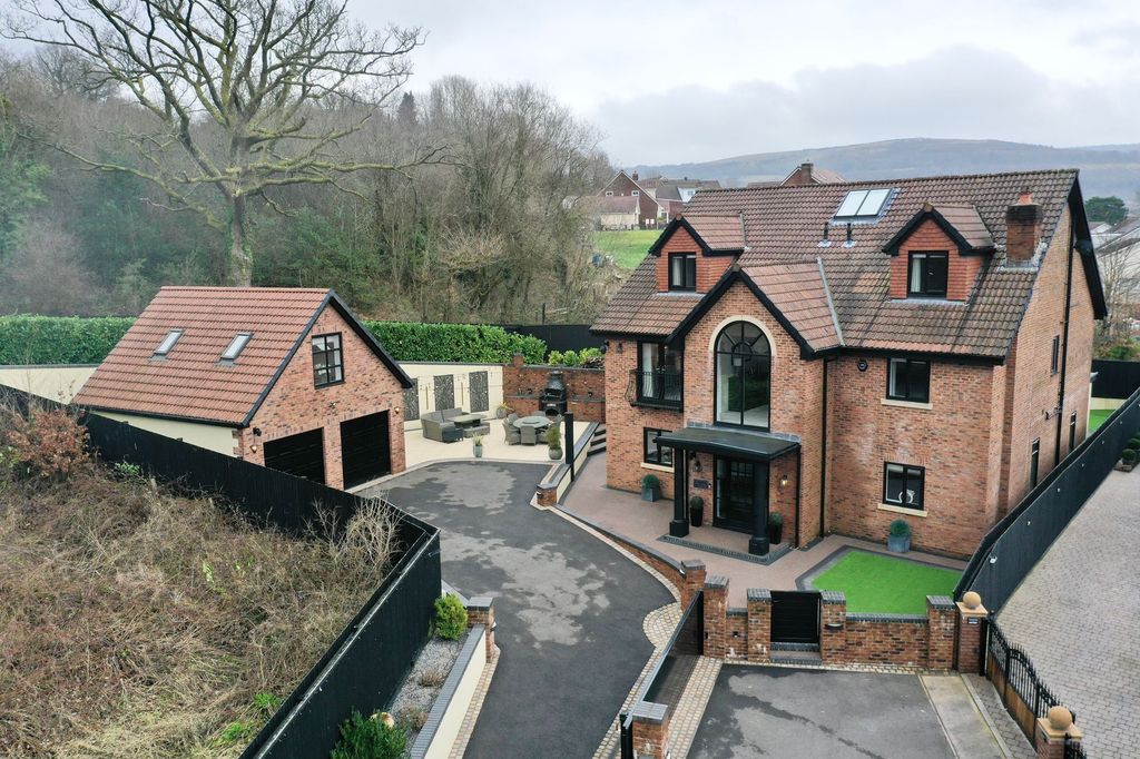 Additional image 6 of 5 bed detached house for saleOak Tree Rise, Newbridge NP11