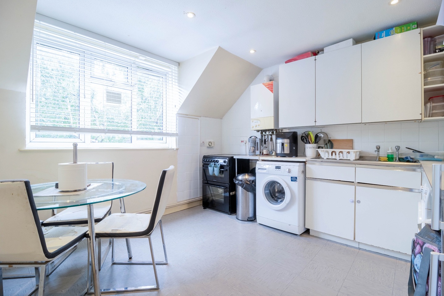 Additional image 4 of Room in a Shared Flat, Fawcett Close, SW11, SW11 2LU