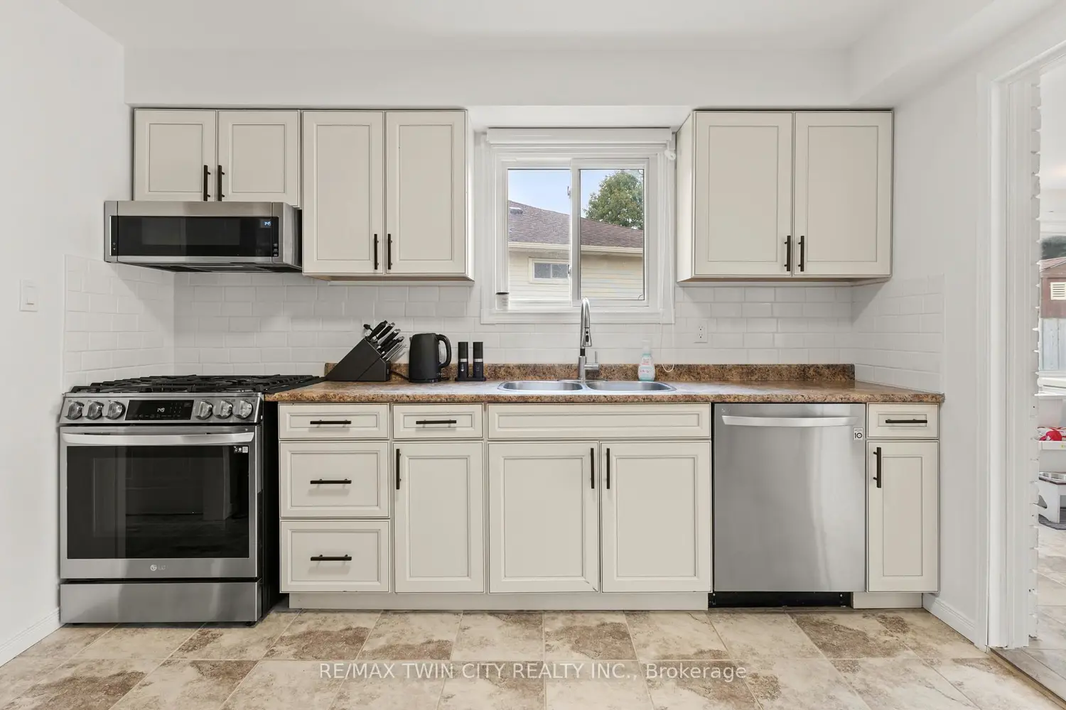 Additional image 4 of 36 Angela Crescent