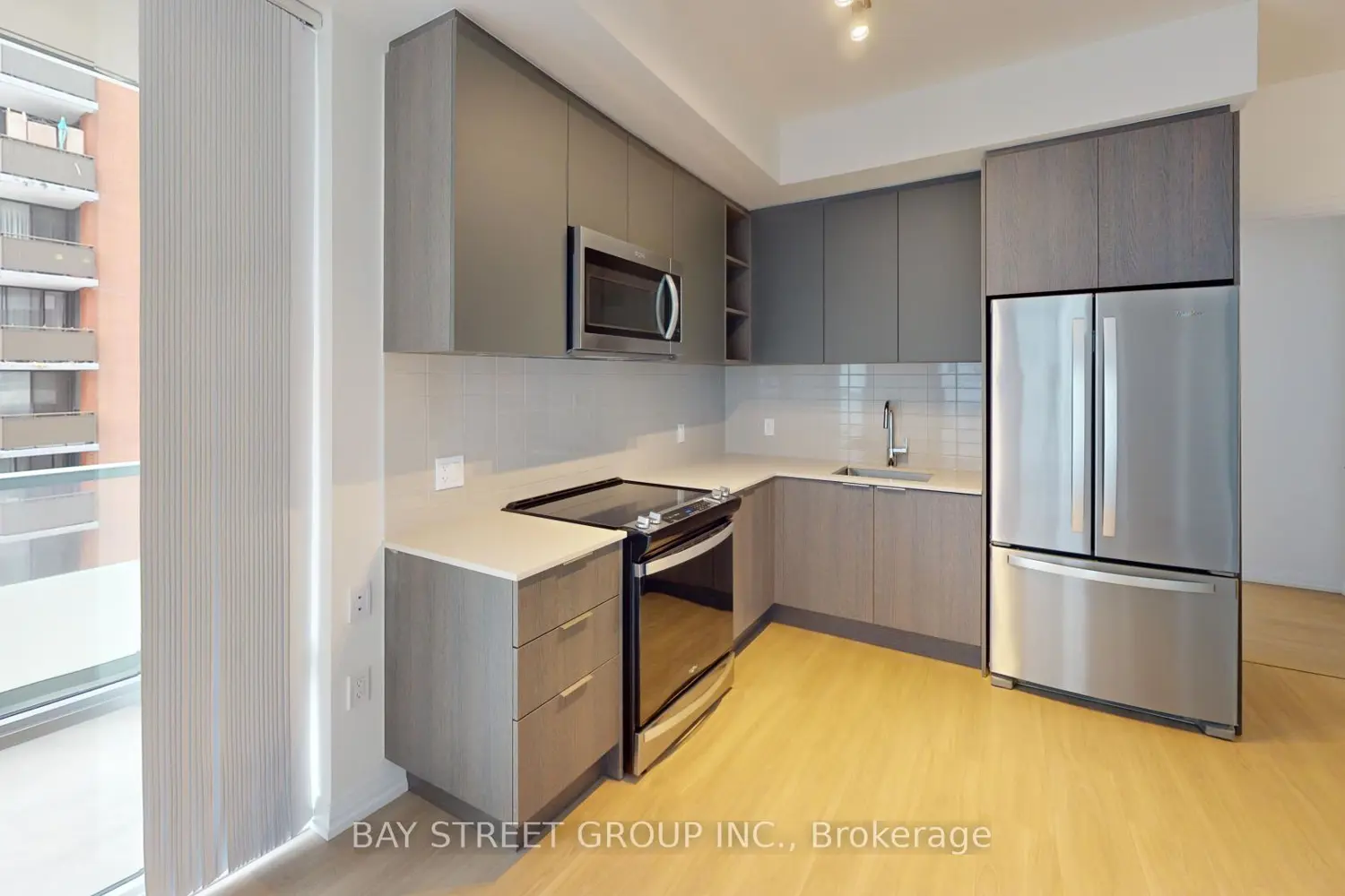 Additional image 8 of 50 Dunfield Avenue 817