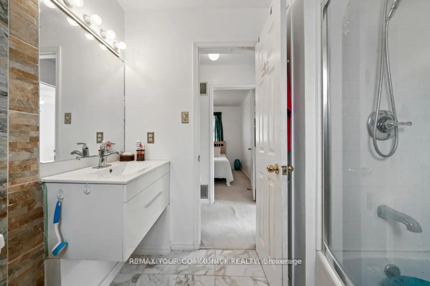104 Garden Drive photo 2