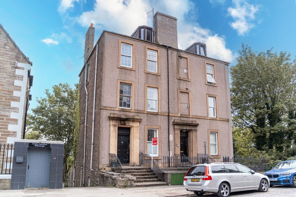 4 bed flat for sale42B Roseangle, Dundee DD1 photo 2