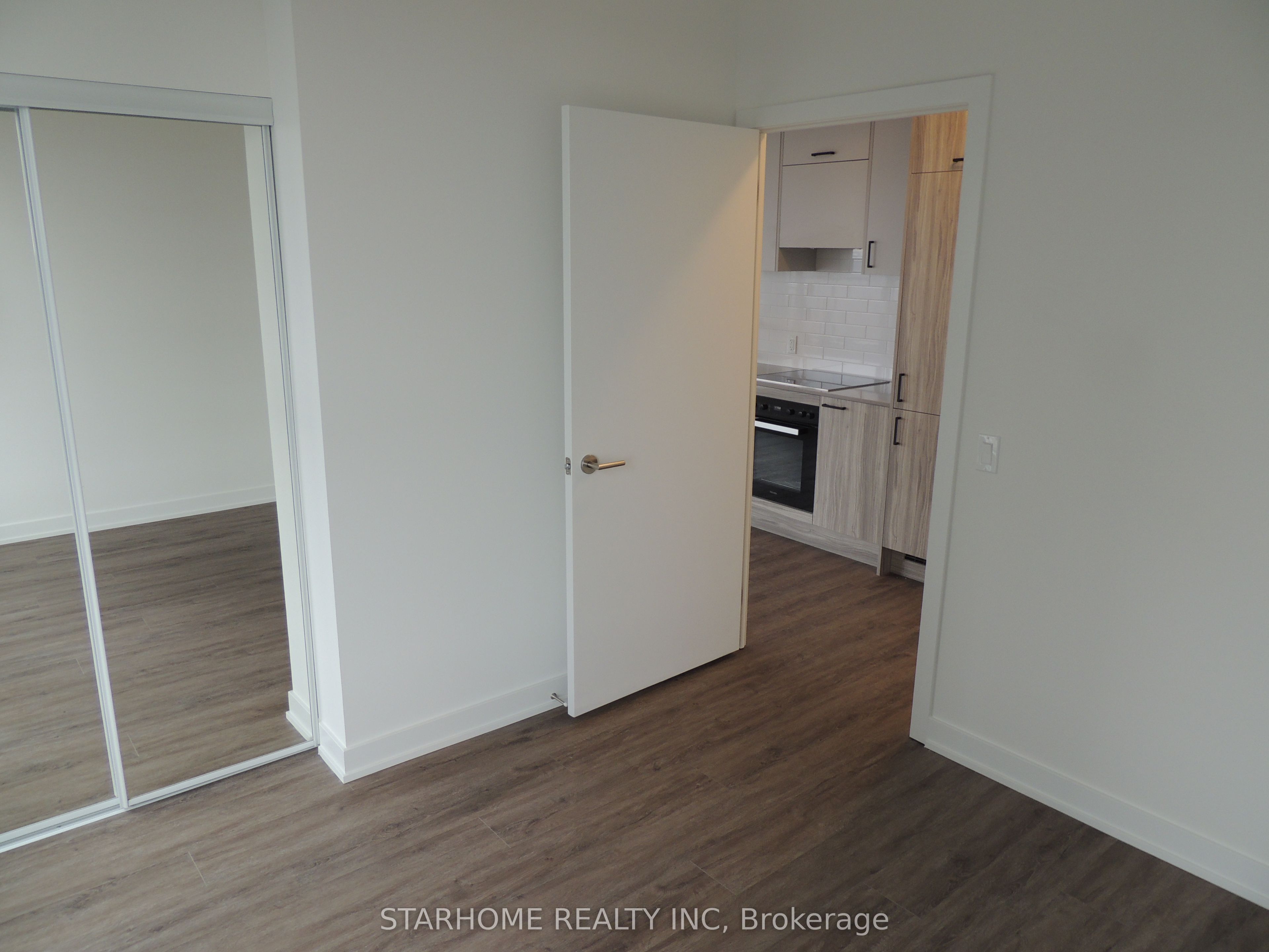 Additional image 6 of 2207-1 Quarrington Lane, Toronto, ON, M3C 0S4