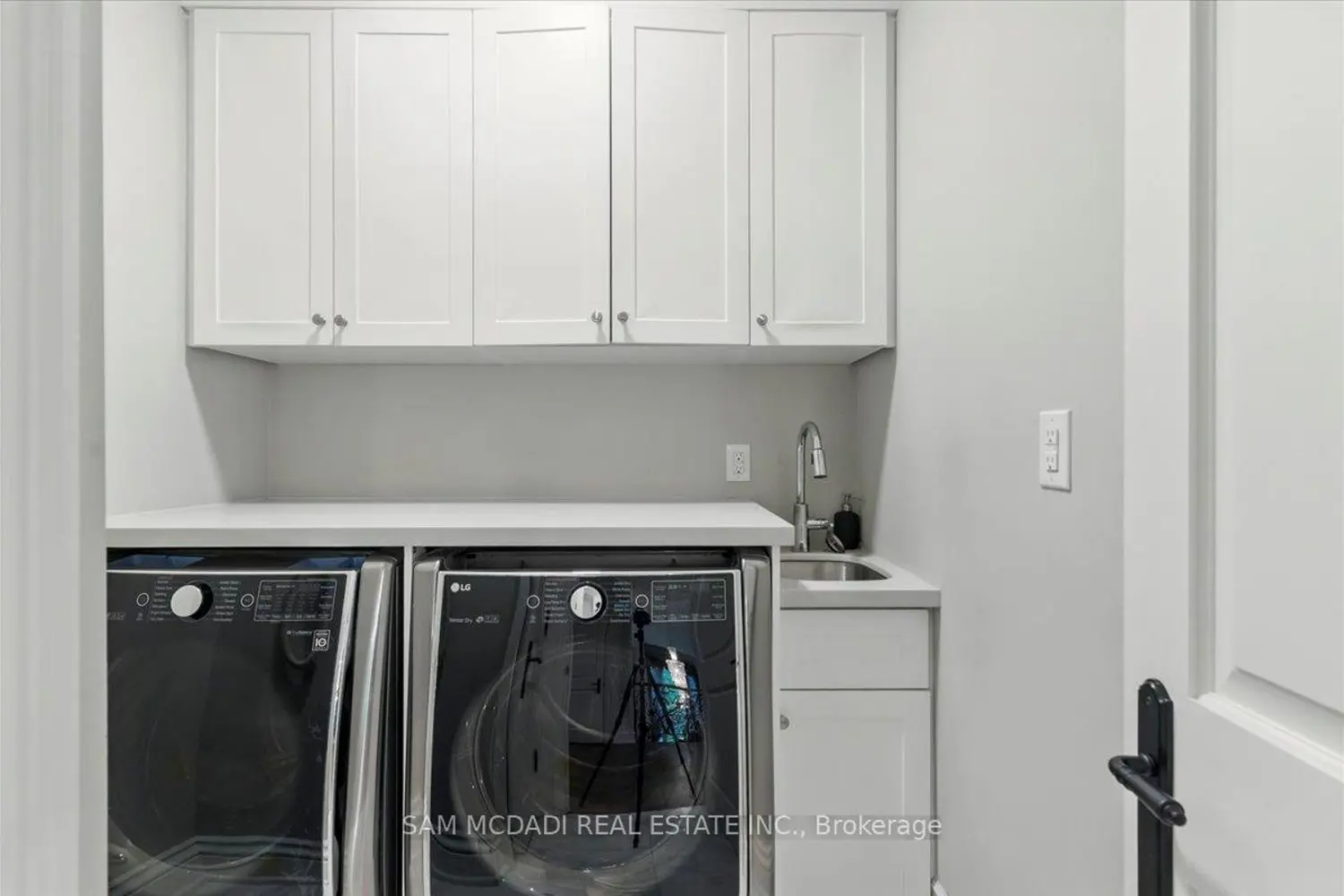 Additional image 14 of 883 Parkland Avenue