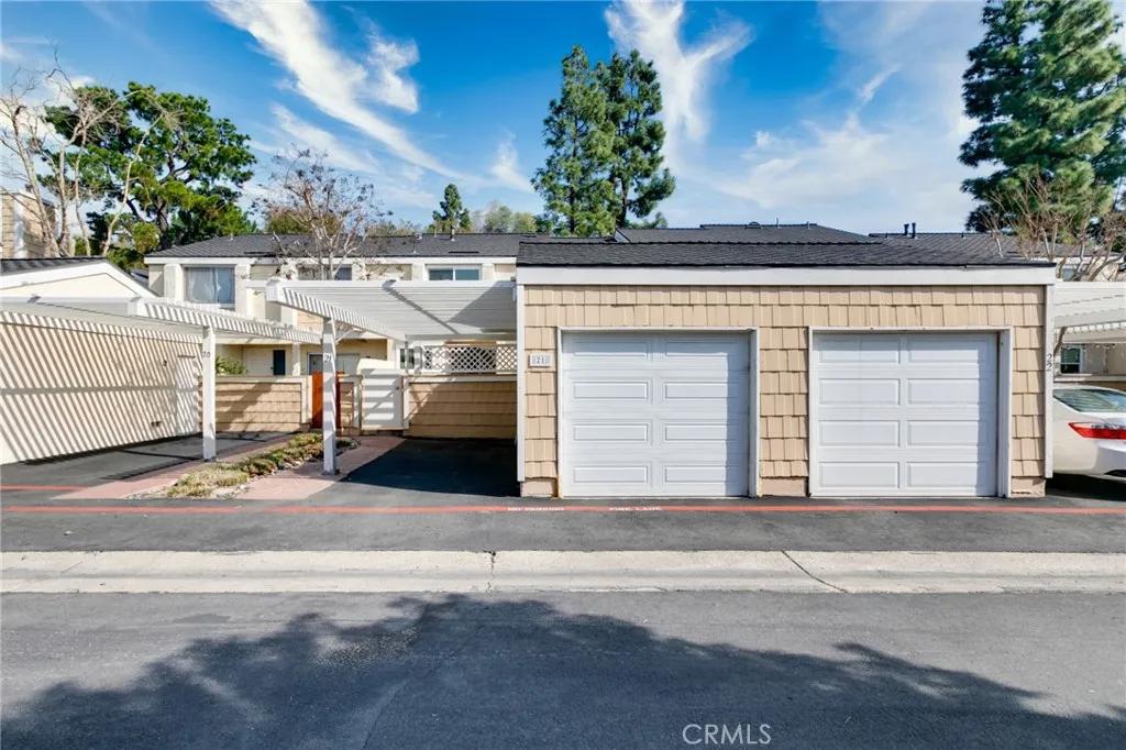3340 E Collins Avenue Unit 21, Orange, CA 92867 photo 2
