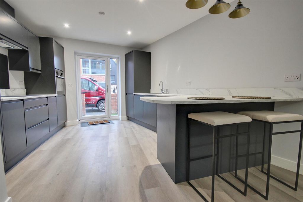 Additional image 6 of 2 bed flat for saleSt. Nicholas Road, Beverley HU17