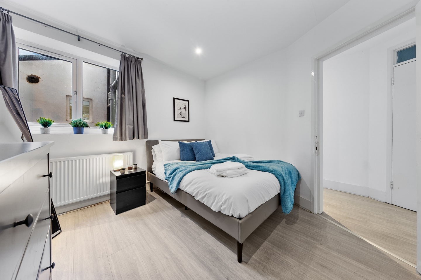 Additional image 2 of 2 Bed Flat, Tremadoc Road, SW4, N1 7GU