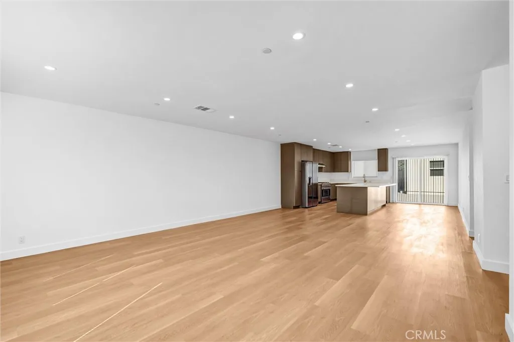 Additional image 5 of 18225 Chatsworth St, Northridge, CA 91326