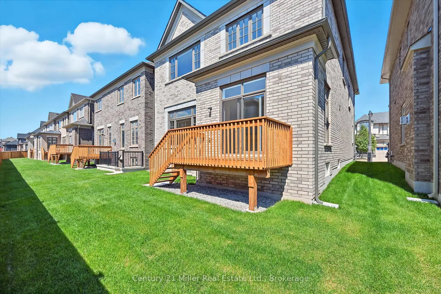 Additional image 19 of 3250 Millicent Avenue