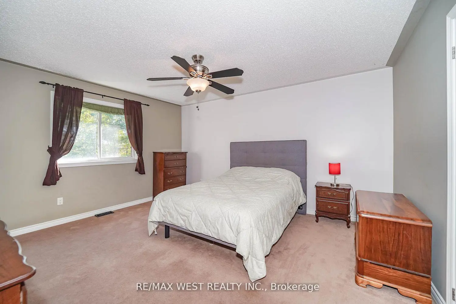 Additional image 4 of 715 Grandview Street 36